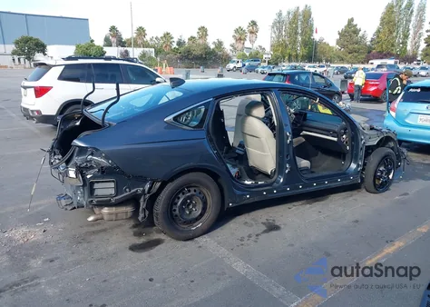 2023 Honda Accord Touring Hybrid z USA, uszkodzony, nr VIN 1HGCY2F85PA016053